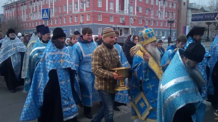 В субботу центральные улицы Екатеринбурга перекроют на время крестного хода