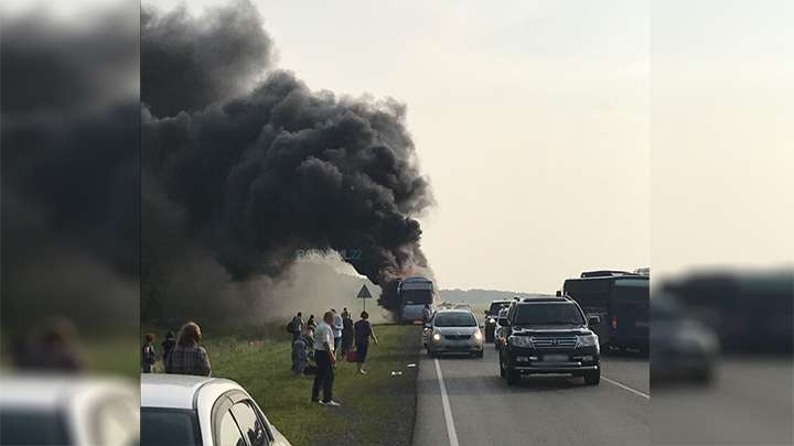 В Алтайском крае сгорел рейсовый автобус