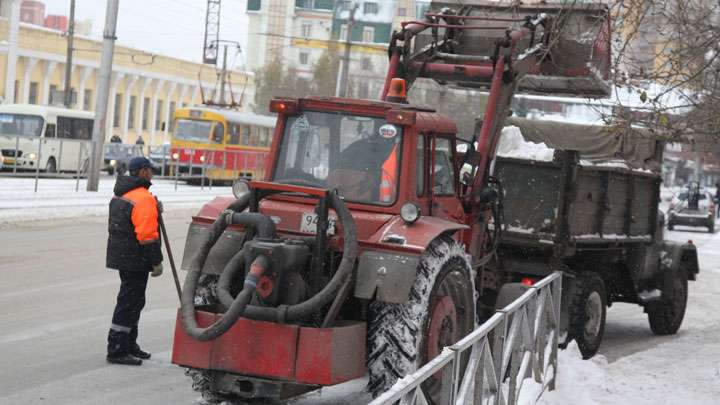 Снегопад установил Барнаул утром 20 ноября в серьезные пробки