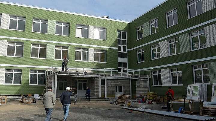 В Барнауле достраивают школу в квартале 2008 Фото №1
