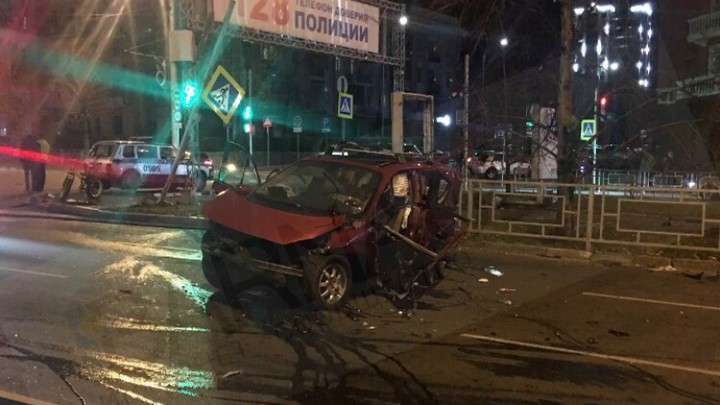 Страшное ДТП с жертвами произошло на проспекте Ленина в Барнауле Фото №1