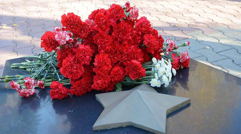 В Барнауле почтили память погибших в результате трагедии в Керчи Фото №4