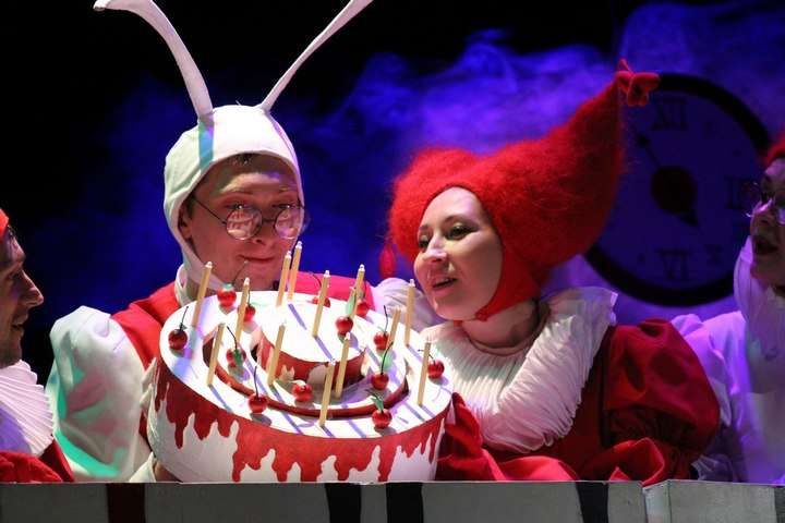 Премьера «Алисы в стране чудес» состоится в барнаульской «Сказке» 21 октября Фото №2