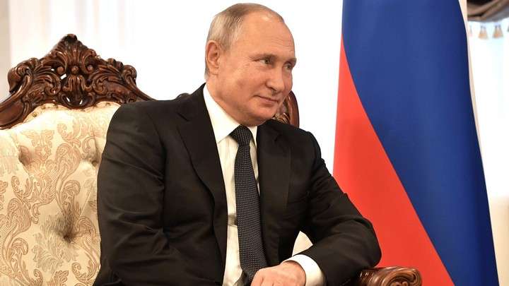 Владимир Путин принял в Кремле помощника Трампа Фото №1