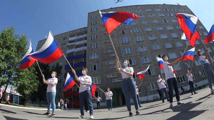 Алтайский край отмечает День Государственного флага Фото №1