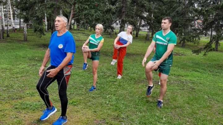 День флага начали с зарядки в барнаульском парке Фото №1