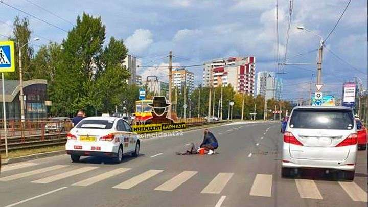 Пенсионера сбили на пешеходном переходе в Барнауле Фото №1
