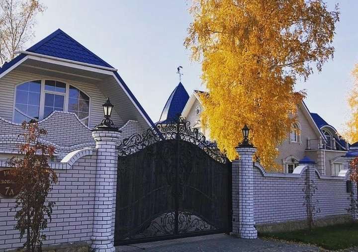 В Барнауле продается «замок» за 30 млн рублей Фото №3