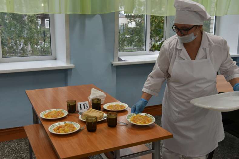 Родителей Барнаула призвали взвешенно подходить к оценкам бесплатного школьного питания Фото №2