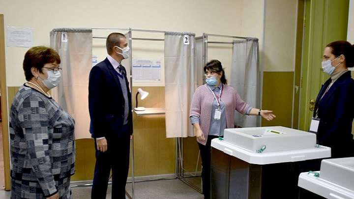 Процедура выборов в Барнауле проходит спокойно и без замечаний Фото №1