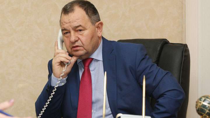 Управляющий алтайского ПФР лично проверил, удобно ли получать пенсионные услуги в МФЦ Фото №1