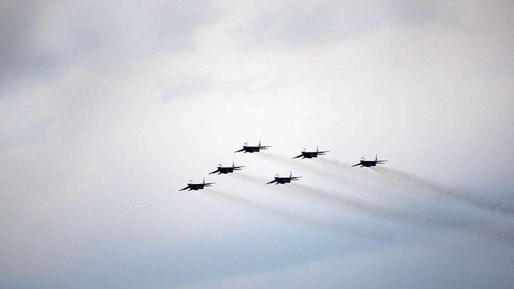 «Стрижи» покажут фигуры высшего пилотажа в небе над Барнаулом Фото №4
