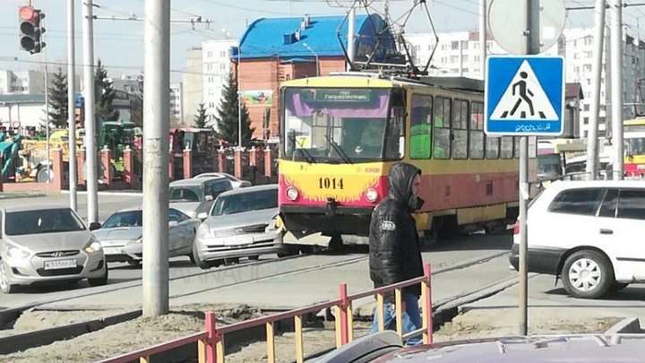 Барнаул сковали девятибалльные пробки Фото №1