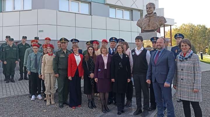 На родине Германа Титова открыли бюст второго космонавта планеты Фото №1