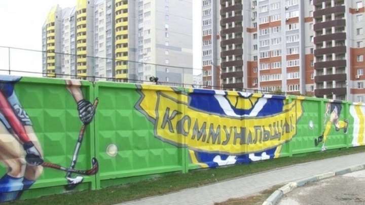 Стадион «Коммунальщик» в Барнауле расписали в стиле граффити Фото №1