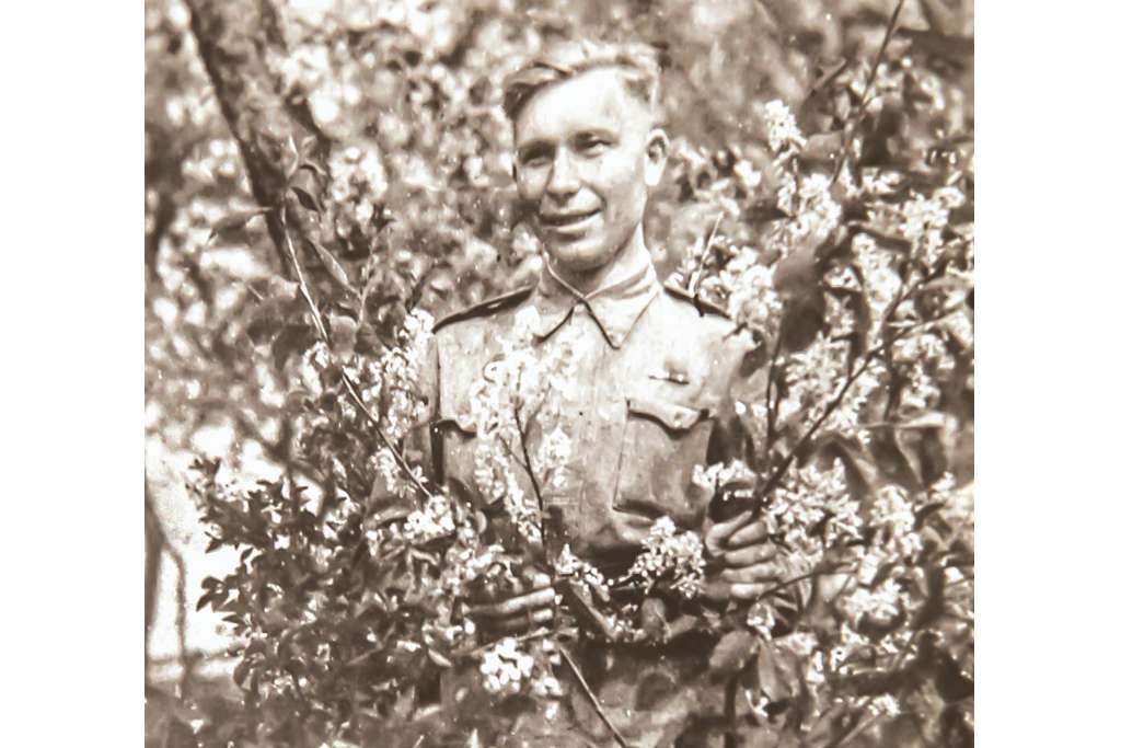 В обычной семье из Бийска хранят память о родных – героях войны Фото №2