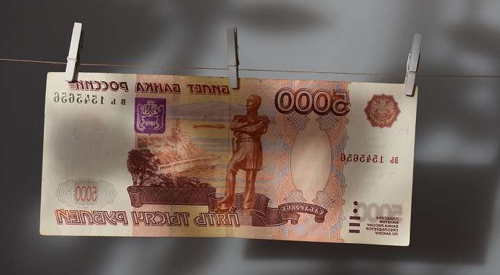 Сотрудники полиции пытались расплатиться в магазинах Бийска фальшивой купюрой Фото №1