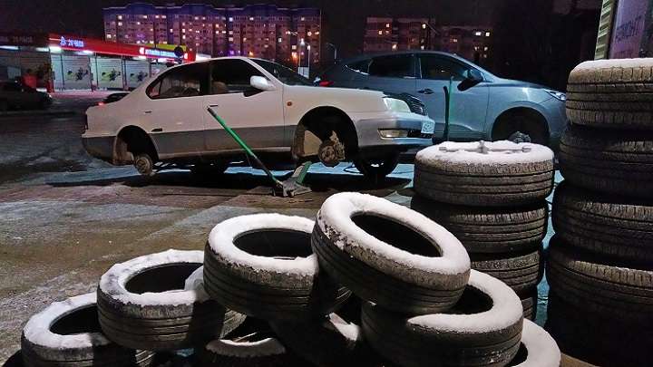 В Барнауле иномарка въехала в частный дом Фото №1