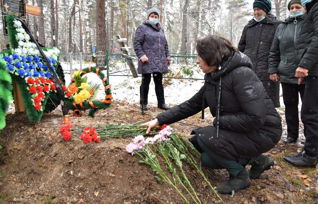 Алтайские поисковики захоронили останки красноармейца Фото №3