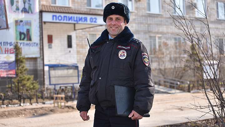 Народный участковый Александр Кропов рассказал, что помогает в работе больше Фото №1