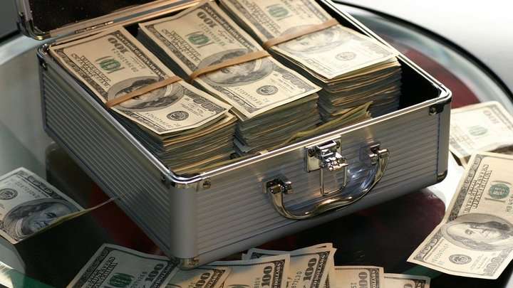 22% жителей Алтайского края хотят получать зарплату в иностранной валюте Фото №1