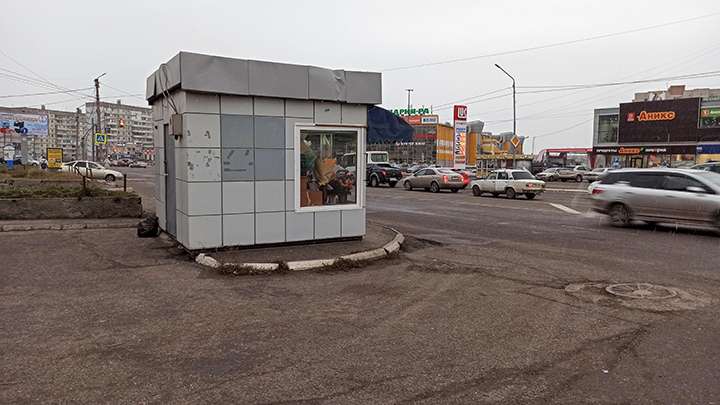 Реакция на жалобы: бийские власти проверили, как владельцы остановочных павильонов следят за чистотой Фото №1