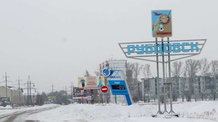 В Рубцовске поставят новогоднюю елку, но не построят снежный городок Фото №1