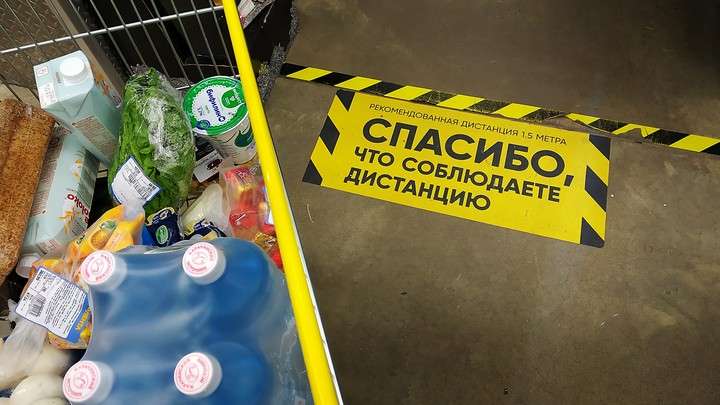 В ковидных госпиталях Алтайского края 148 пациентов находятся на ИВЛ Фото №1