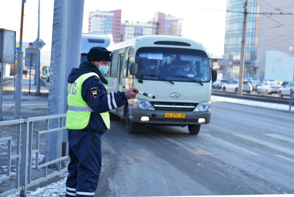 Роспотребнадзор нашел нарушителя масочного режима в транспорте Барнаула Фото №4