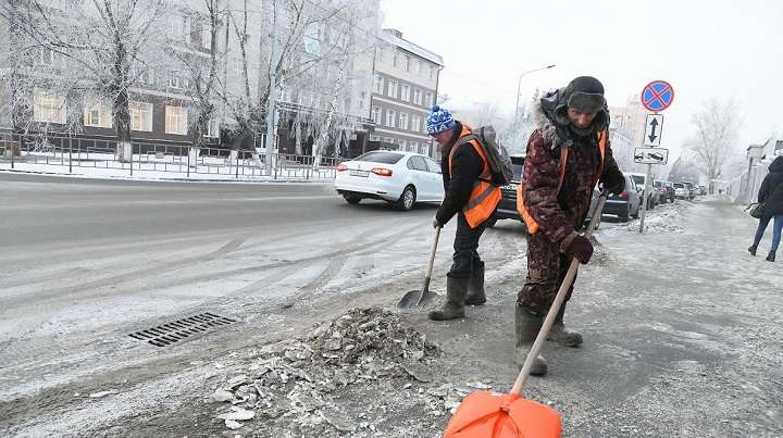 Мэрия Барнаула призывает осторожнее ходить по улицам города Фото №1