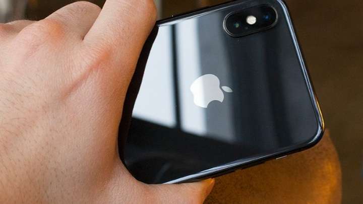 Алтайские приставы подействовали на должника арестом его iPhone Фото №1