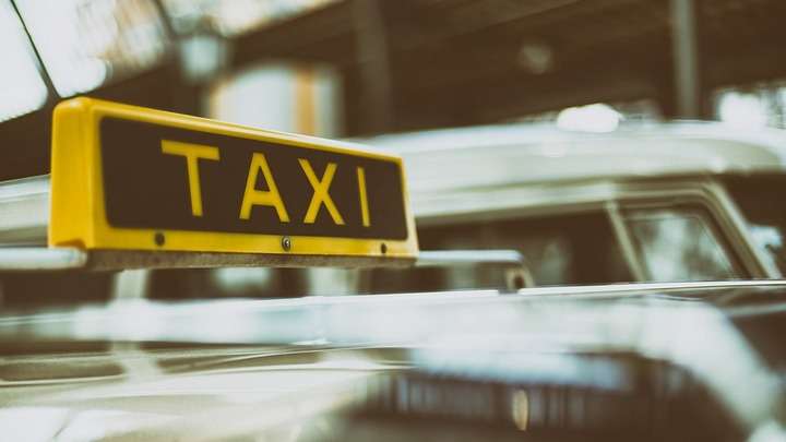 В Алтайском крае таксиста без маски оштрафовали на 7,5 тысяч рублей Фото №1