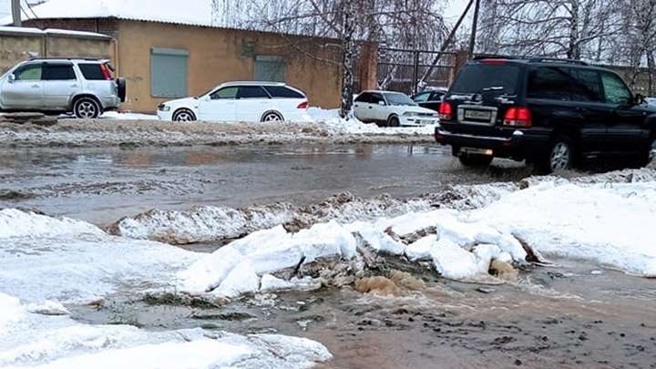 Коммунальную аварию на Солнечной Поляне в Барнауле устранили к пяти часам утра Фото №1