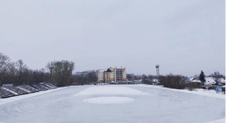 Барнаульский каток "Клевченя" приглашает горожан на массовое катание Фото №1