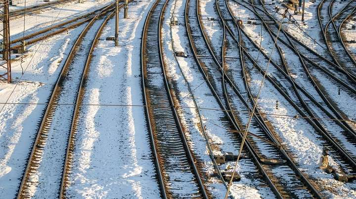 Алтайские железнодорожники убрали тонну мусора, которую накидали жители Фото №1