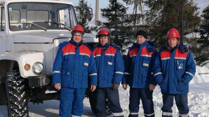 Сотрудники Алтайского филиала Россети Сибирь получили награды от МЧС за спасение ребенка Фото №1