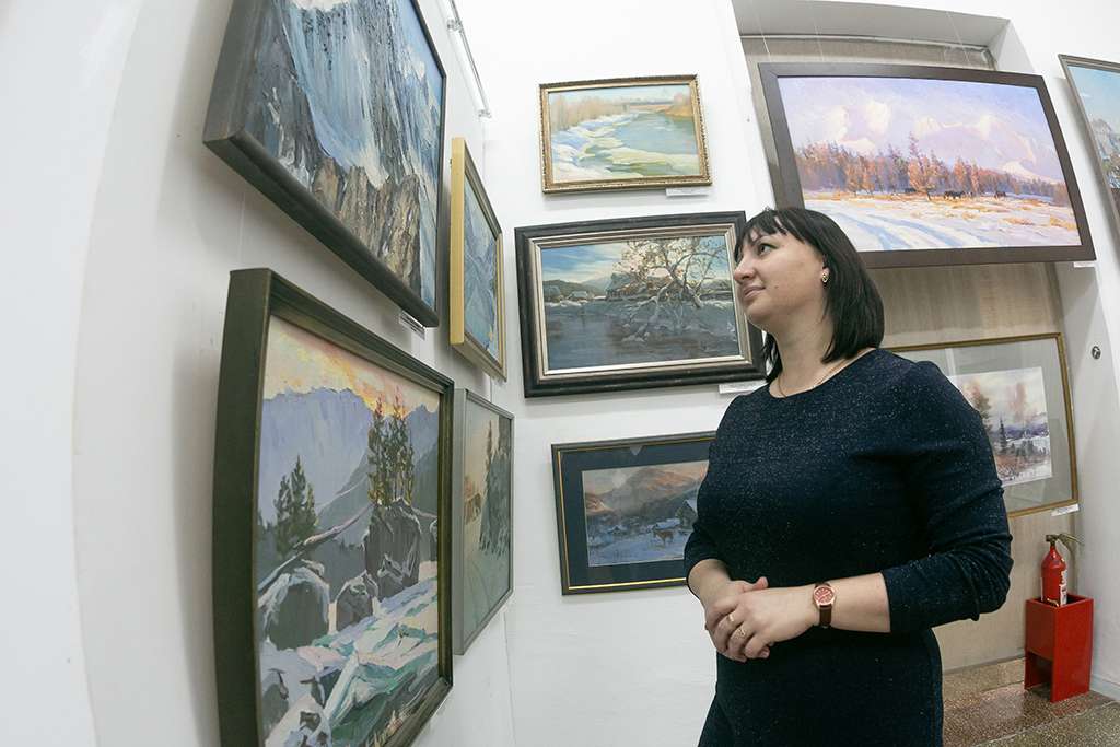 На выставке «Зимние полотна» собрали произведения живописцев и графиков разных поколений Фото №2