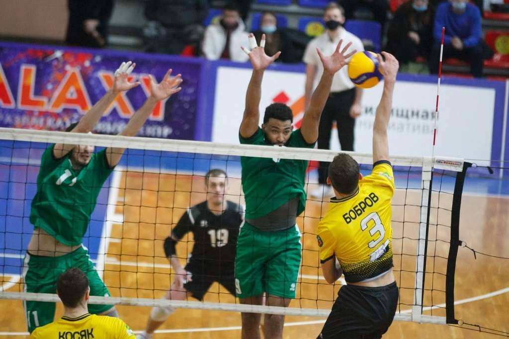 Волейболисты «Университета» выиграли первый матч в новом году Фото №1