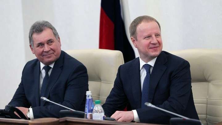 Виктор Томенко и Александр Романенко поздравляют журналистов с праздником Фото №1