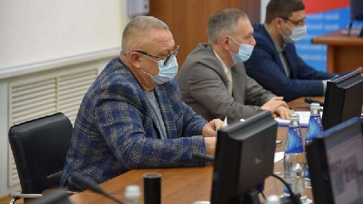Алтайские учителя получат право на защиту своей чести и достоинства Фото №1
