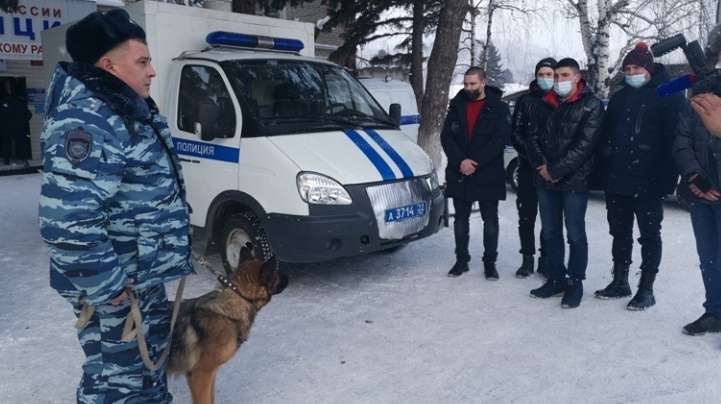 «Студенческий десант»: алтайская полиция приняла участие во Всероссийской акции Фото №1