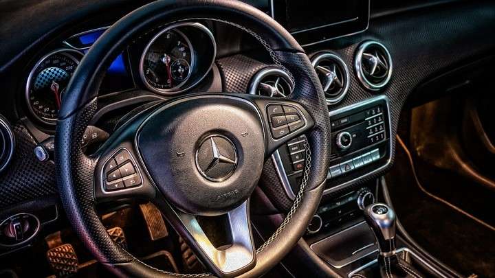 В Барнауле Mercedes сбил мальчика на пешеходном переходе и уехал Фото №1