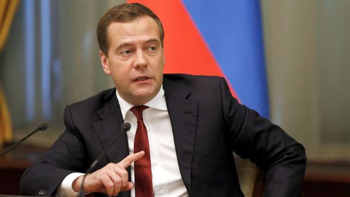Медведев не отрицает, что Россия может быть отключена от интернета Фото №1