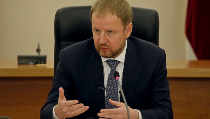 Профсоюзы Алтая обратились к Виктору Томенко по вопросу зарплат Фото №1