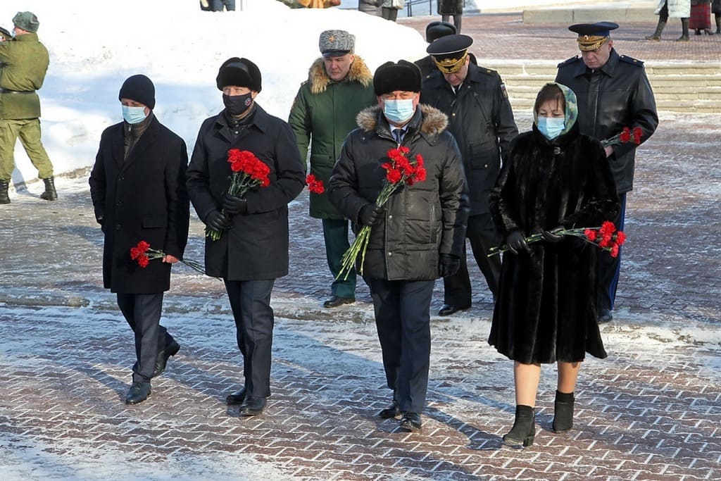 В Барнауле проходят торжественные мероприятия, посвященные Дню защитника Отечества Фото №1