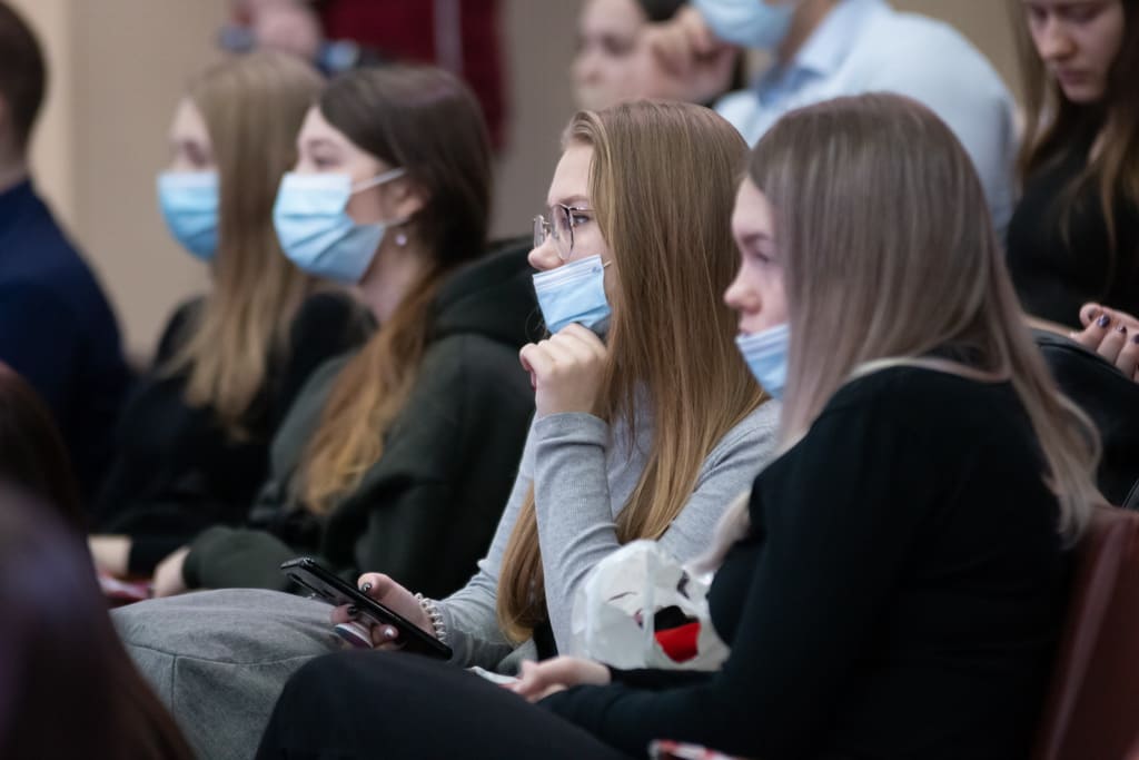 Политактивистка Мария Бутина будет читать лекции в АлтГУ Фото №4