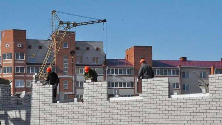 Строительство новых школ и пристроев к ним будут продолжать в Алтайском крае Фото №1