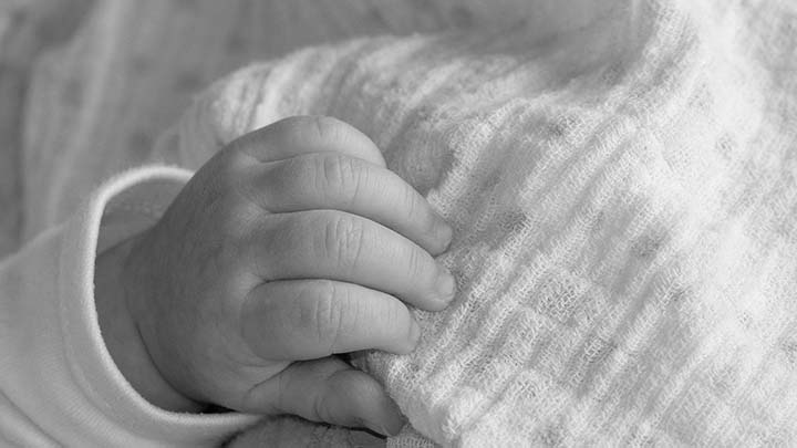 Очную ставку между врачами и родными умершего ребенка проведут в Барнауле Фото №1