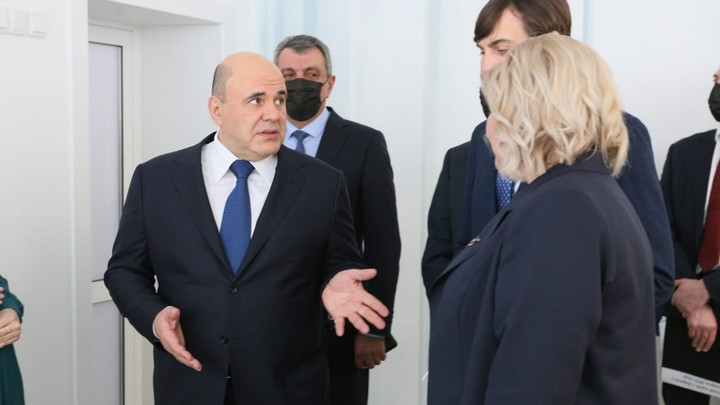 Михаил Мишустин пообещал провести интернет в алтайскую школу Фото №3