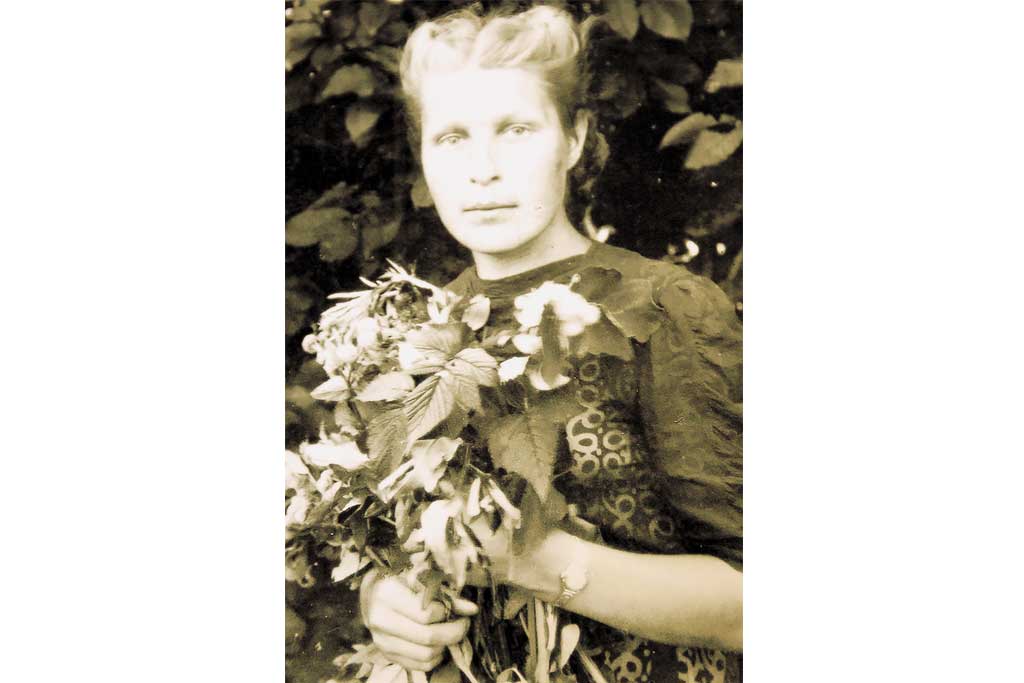 100-летняя жительница Алтайского края увлекается каллиграфией и генеалогией Фото №2